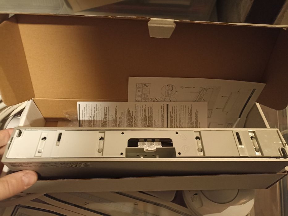 Oprawy awaryjne, czujniki zbliżeniowe