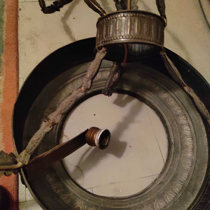 Stary przedwojenny żyrandol