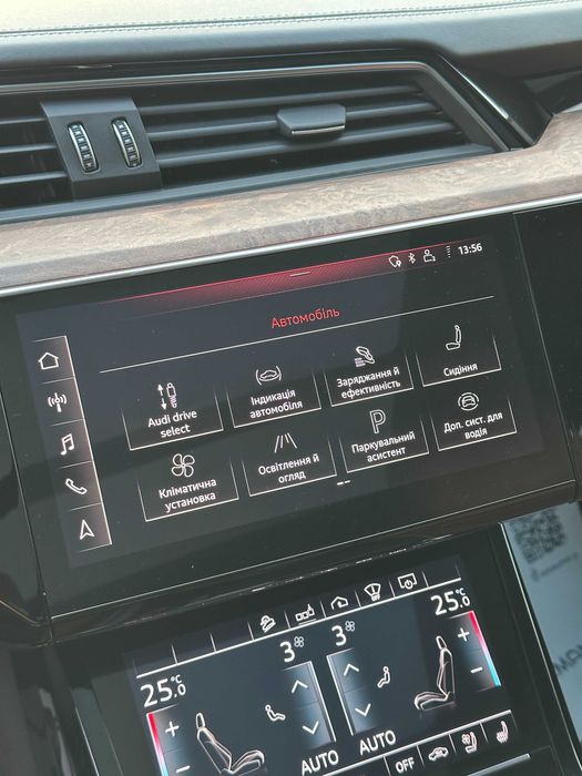 Продам Audi e-tron 2019 рік можлива розстрочка,кредит,обмін!