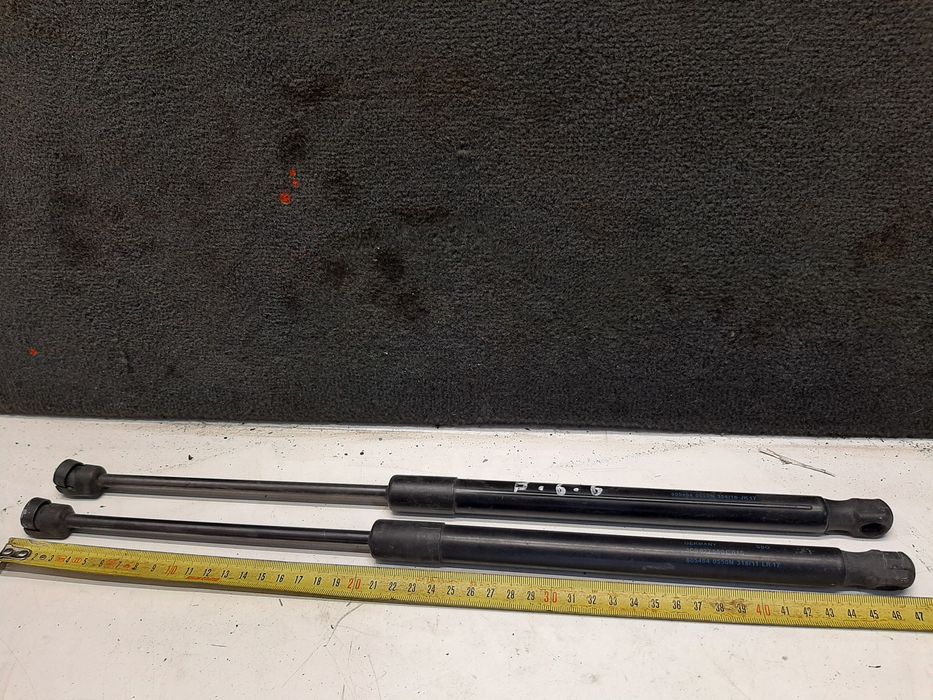 Амартизатор кришки багажника пасат Б6 b7 3c9827550c