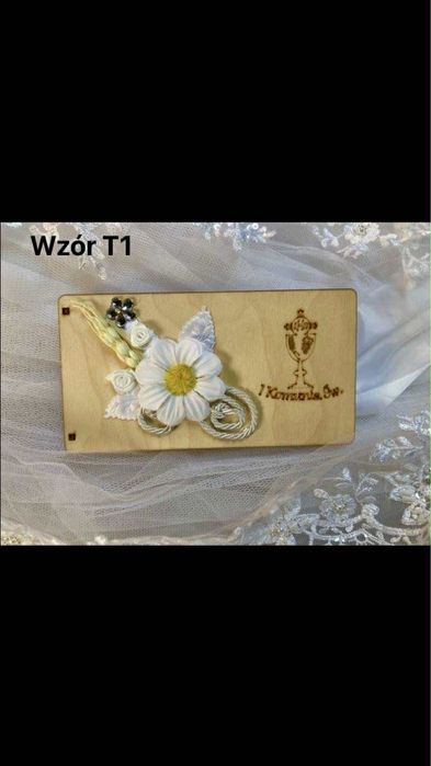 Drewniana koperta na pamiątke Pierwszej Komunii Świętej