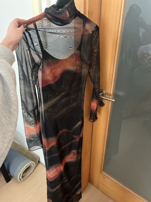 Vestodo com transparencia estampado