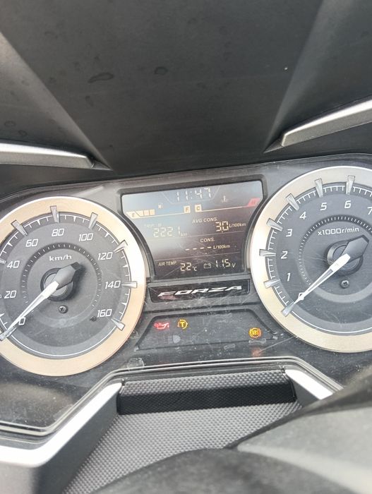 Vendo Honda Forza 350, de 2021, com 34000 km