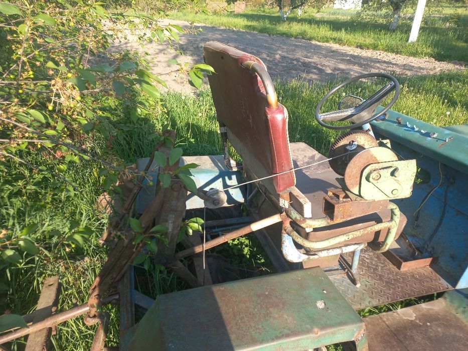 Продам трактор, повний привід