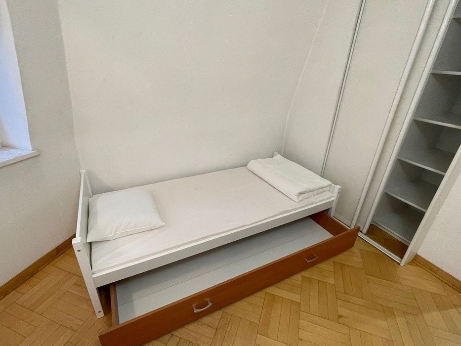 750  злотых месяц проживания. Хостел ! Hostel Warszawa Район Wilanów