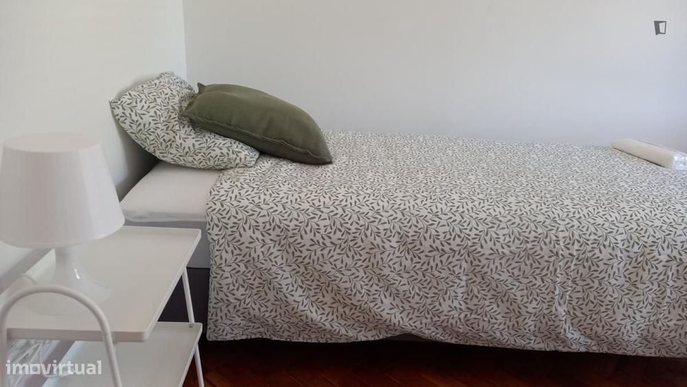 Quarto - localizado em Entrecampos Lisbon