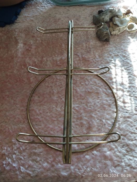 Подставки:для чашек,мочалок,мыла