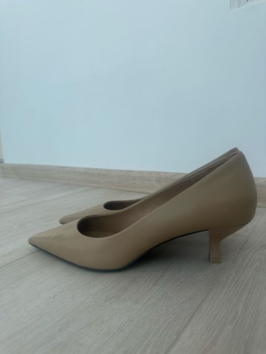 Жіночі шкіряні туфлі