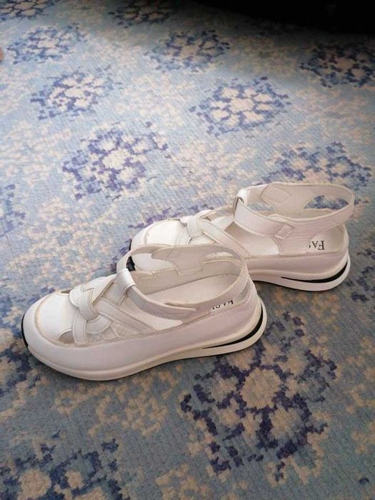 Oryginalne damskie buty nr 39