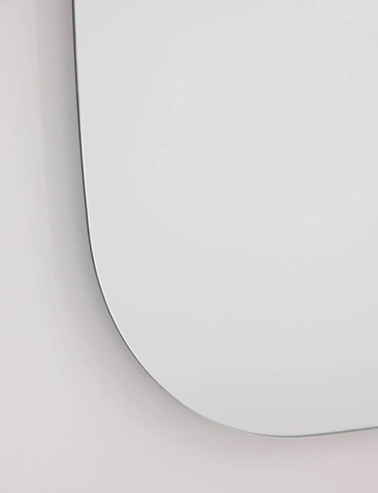 Kwadratowe lustro łazienkowe z oświetleniem LED i powłoką (75x75)