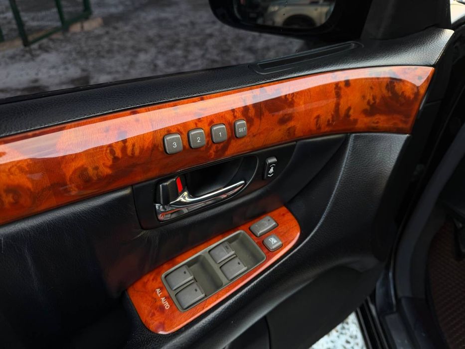 Продам Lexus Ls430 2004