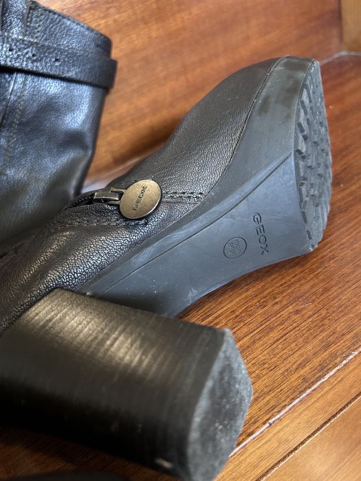 Bota de cano alto da Geox em pele