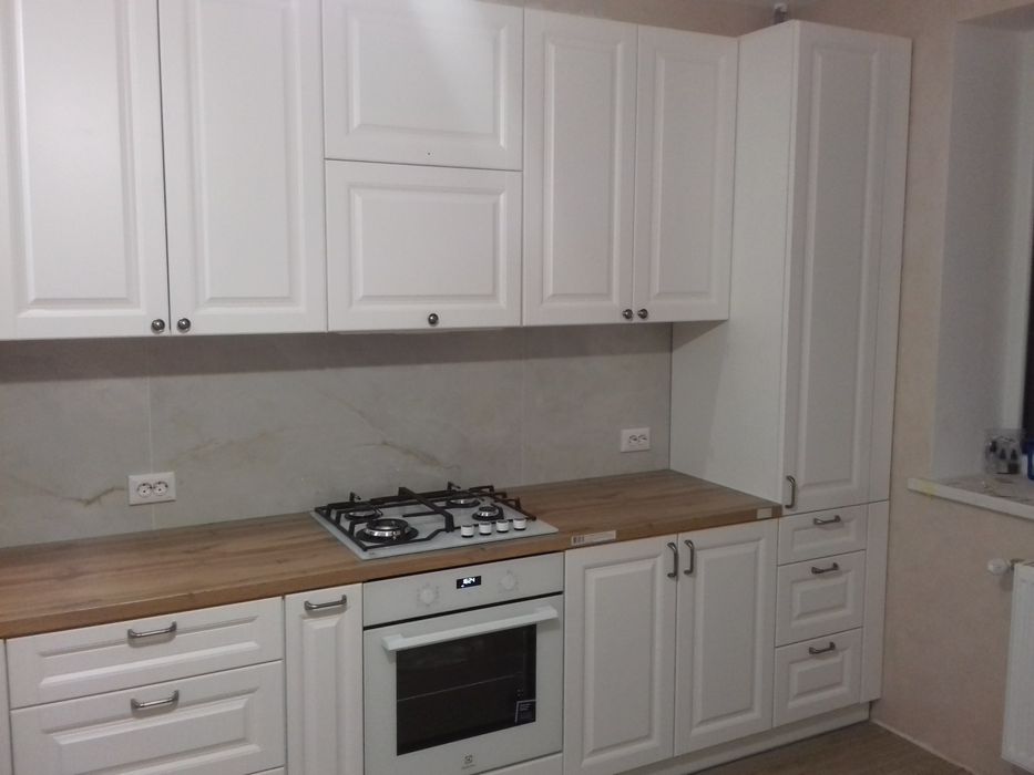 виготовлення дерев'яних дверей та меблів