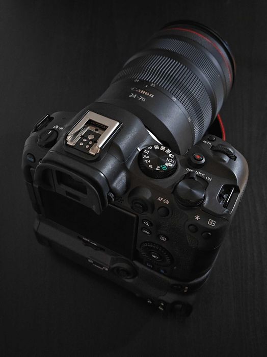 CANON R6 MKII + RF 24-70mm f/2.8L IS USM + Punho BG-R10