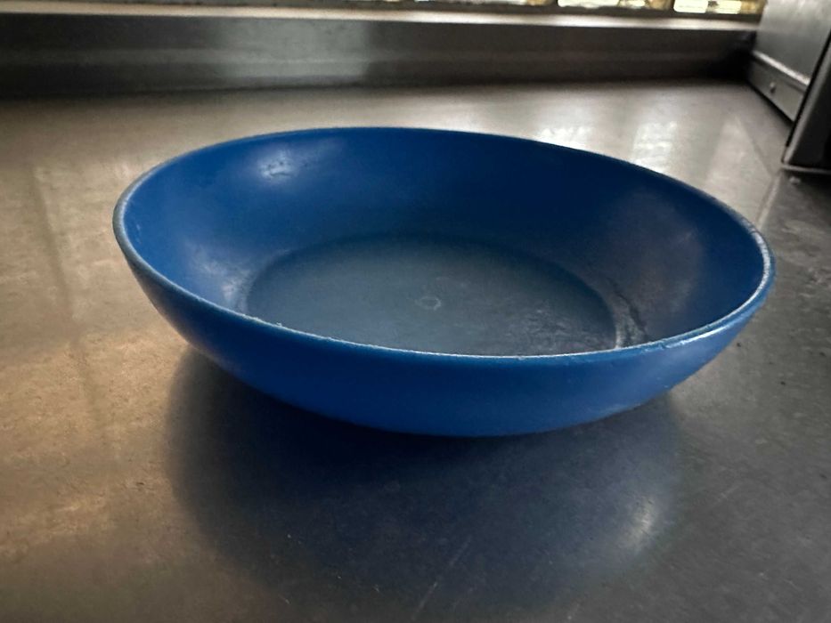 Pratos e Canecas em plástico infantil