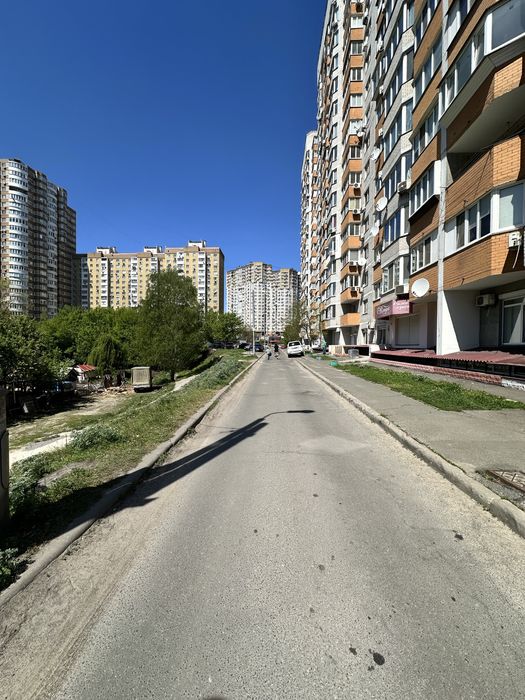Оренда приміщення 112 м під все Ахматовой 35-А Фасад 2 входи Терміново