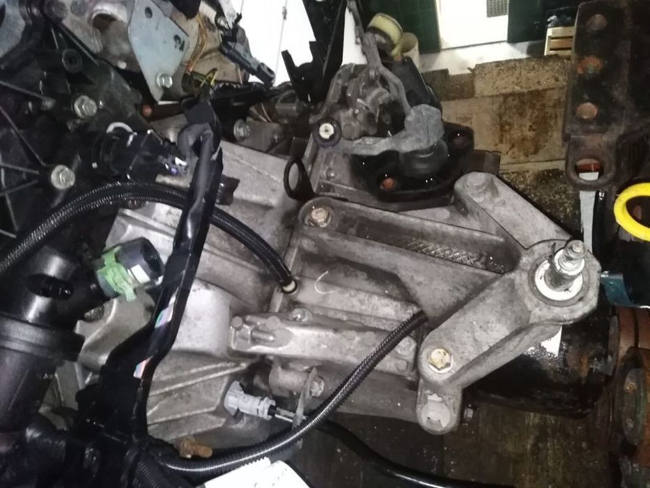 Caixa de Velocidades Renault Clio III 1.4i 16v 100cv Ref.: JH3172