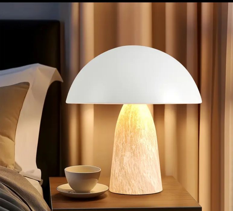 Lampa stołowa na stolik w kształcie grzyba