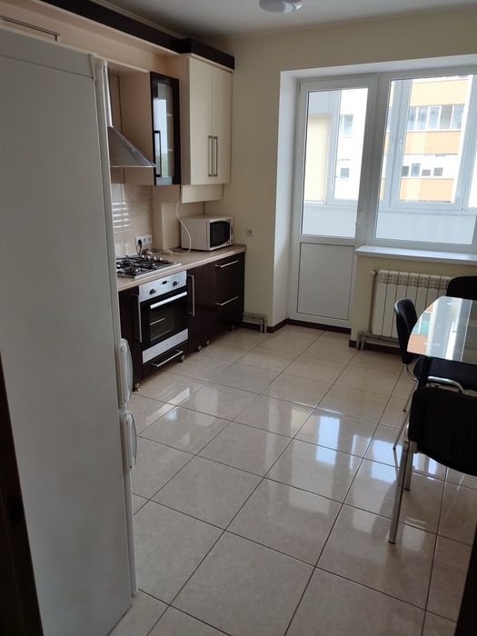 Здам 3 кімнатну квартиру з автономним опаленням 4 поверх ліфт