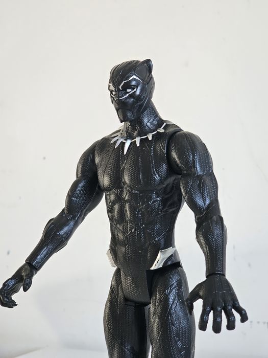 Czarna pantera figurka marvel avengers 30 cm. Hasbro