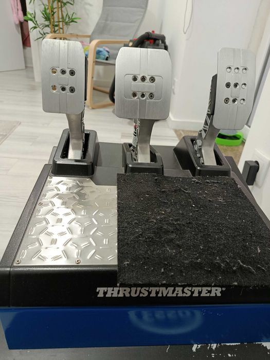 Simulador, banco volante thrumaster tgt2