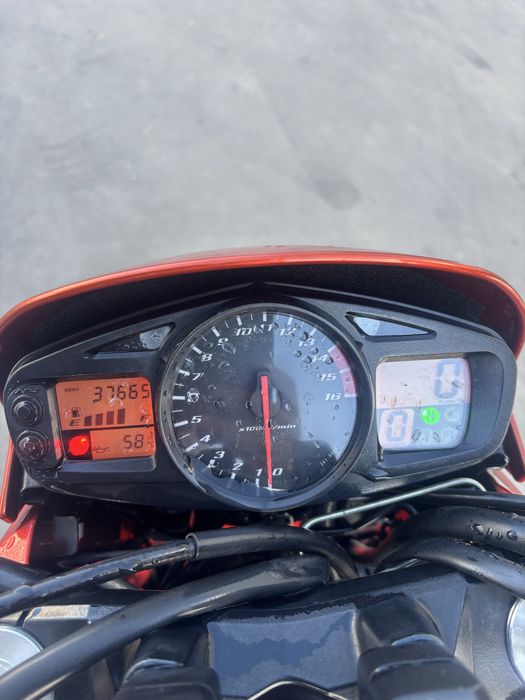 Suzuki  GSR  600
