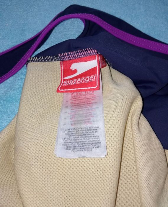 fajny granatowy strój Slazenger