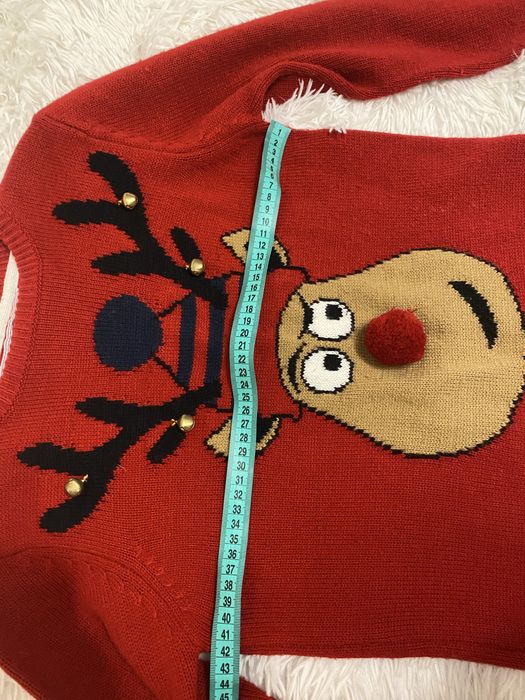 Новогодний красный свитер с оленем новорічний светр 140 см 9/10