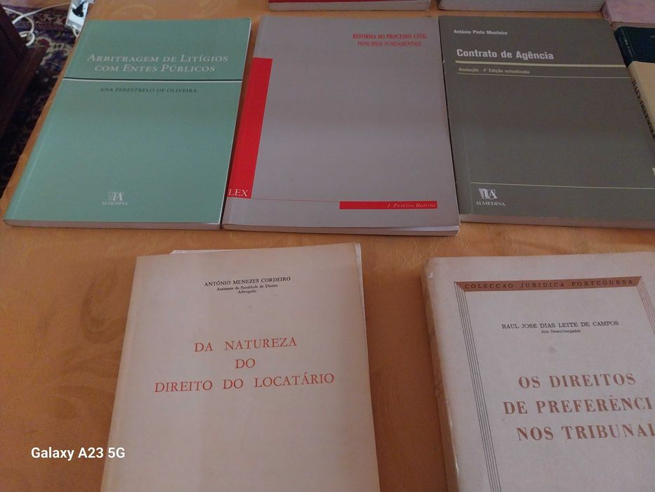 Livros de Direito a MUITO BOM PREÇO. Desde