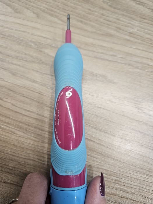 Szczoteczka elektryczna dla dzieci BRAUN ORAL-B