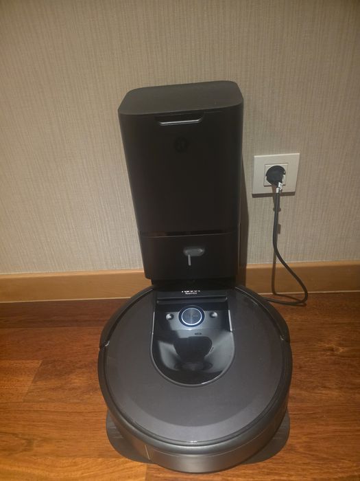 Irobot i8+ cor preto