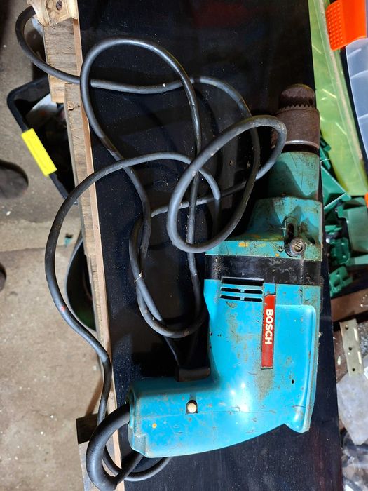 Berbequim Bosch 400 w