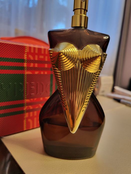 Perfumy Divine damskie.