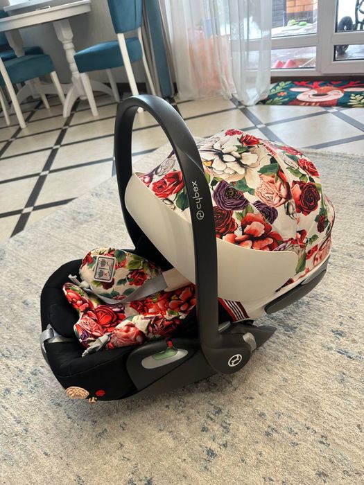 Автокрісло cybex cloud T I-size  Spring blossom з адаптерами melio