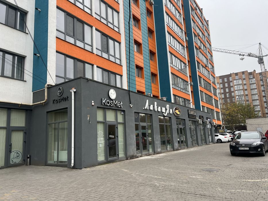 Оренда приміщення (фасад новобудови)