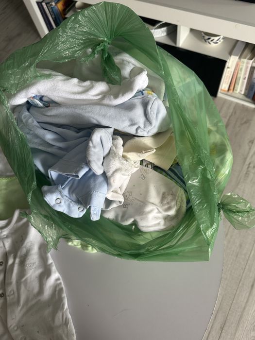 Oddam za darmo - 2 worki ciuszkow niemowlecych