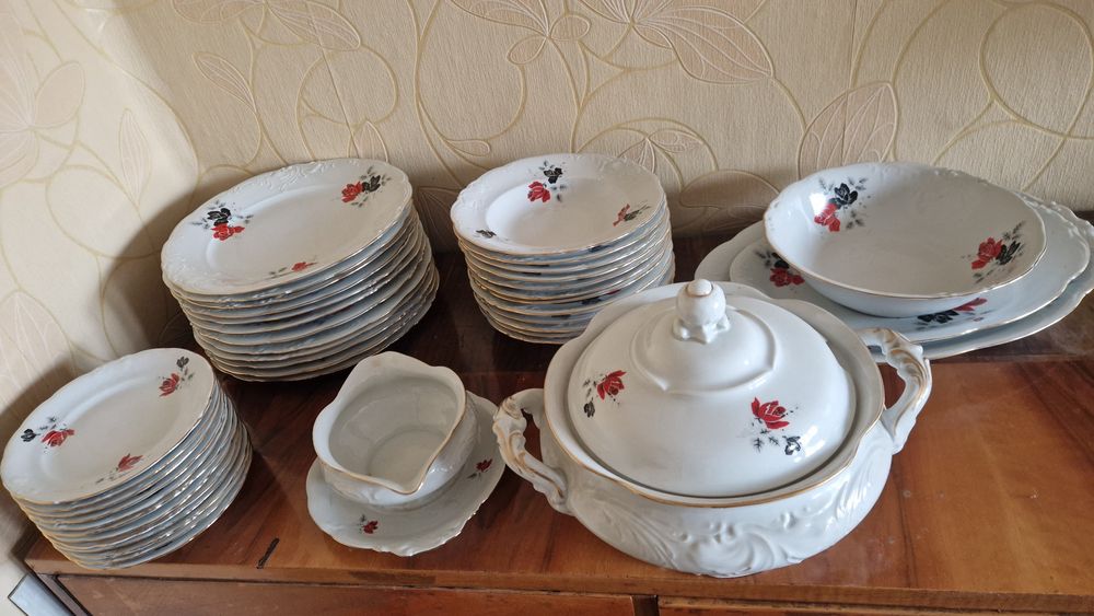 Serwis obiadowy 12 osób porcelana Włocławek PRL