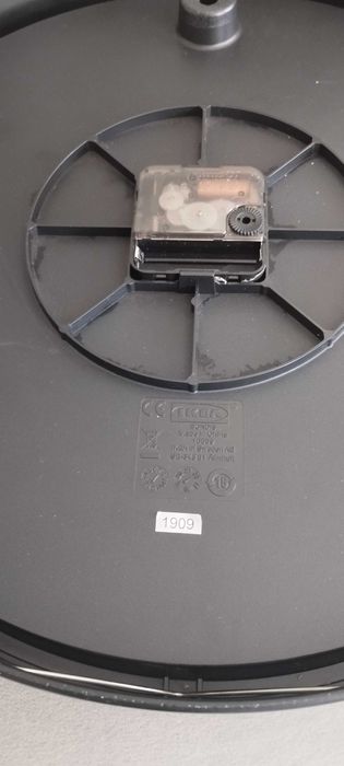 Годинник ікеа bondis