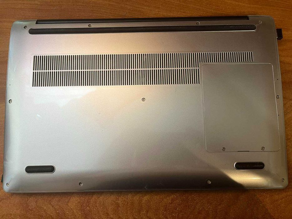 15,6-дюймовий ноутбук Intel Core i3