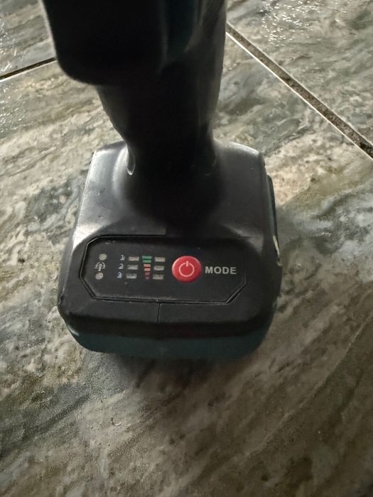 Акумуляторний гайковерт DTW301