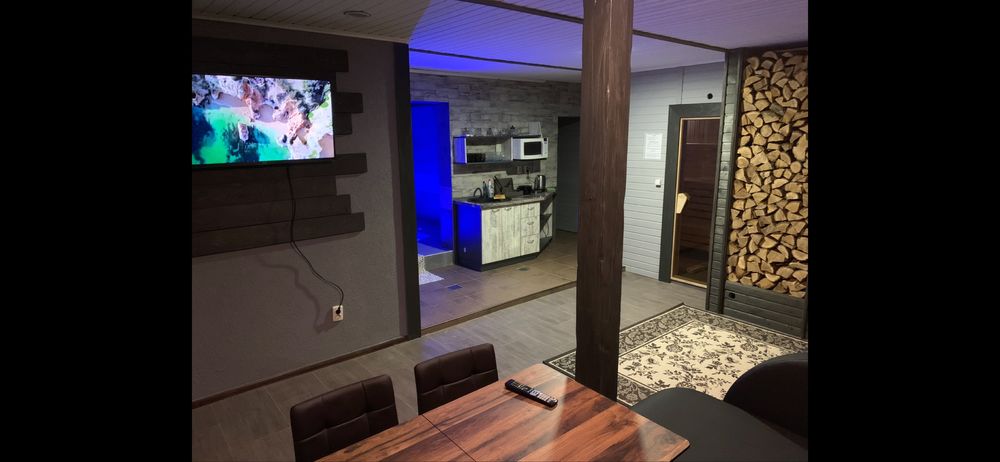 Продаж житлового будинка з комер. приміщенням (сауна ,басейн, більярд)