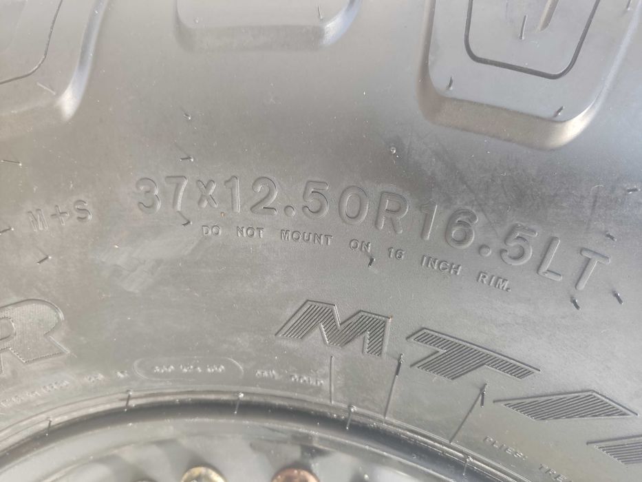 Шина 37x12.50R16.5 Goodyear Wrangler MT/R 133N з RunFat в зборі Хаммер