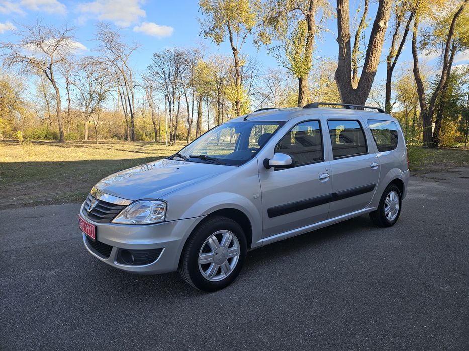 Продам Dacia Logan MCW Laureat Black Line 2012 г.в