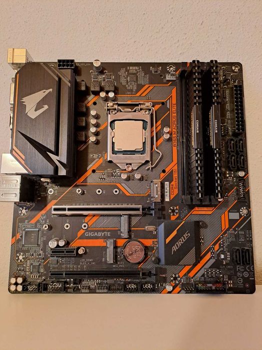 Bundle Core i5-8400 / Board Gigabyte B365M Aorus / 16GB DDR4 Corsair
