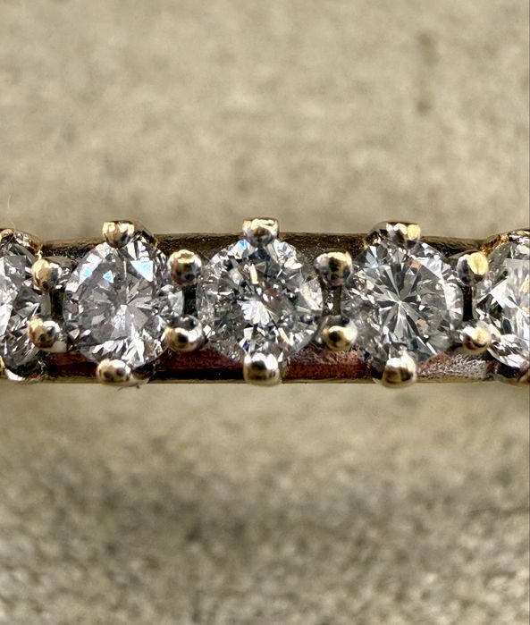 Złoty pierścionek z diamentami 0,25ct