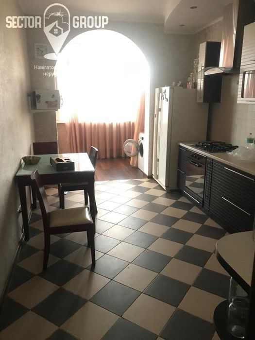 Яблунева, можна під Єоселю.