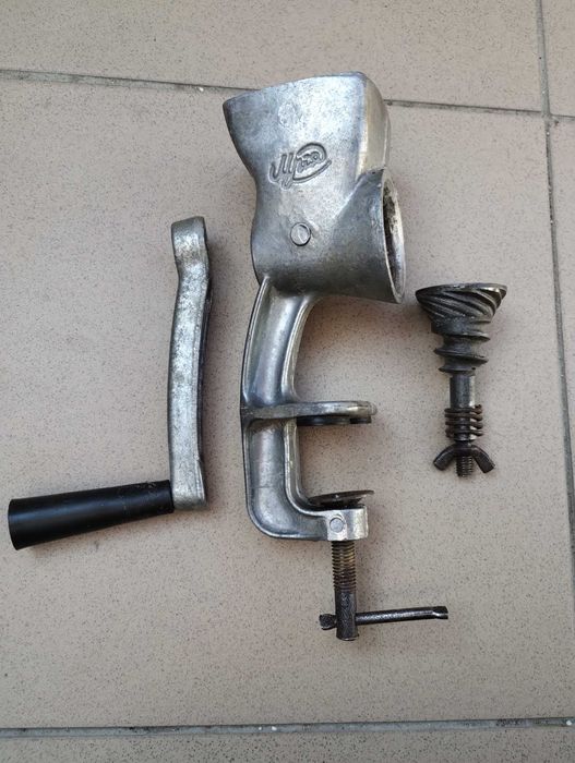 Кавомолка ручна механічна