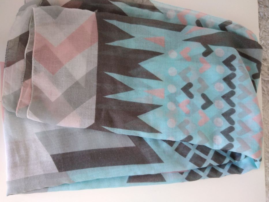 Szal w pastelowych kolorach