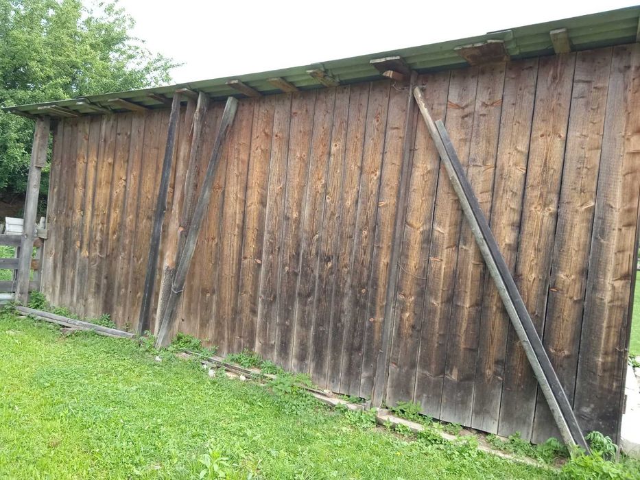 Стара дошка Вигорівша на сонці