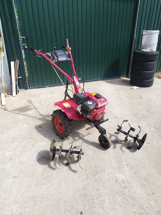 Motoenxada bricoferr com pouco uso